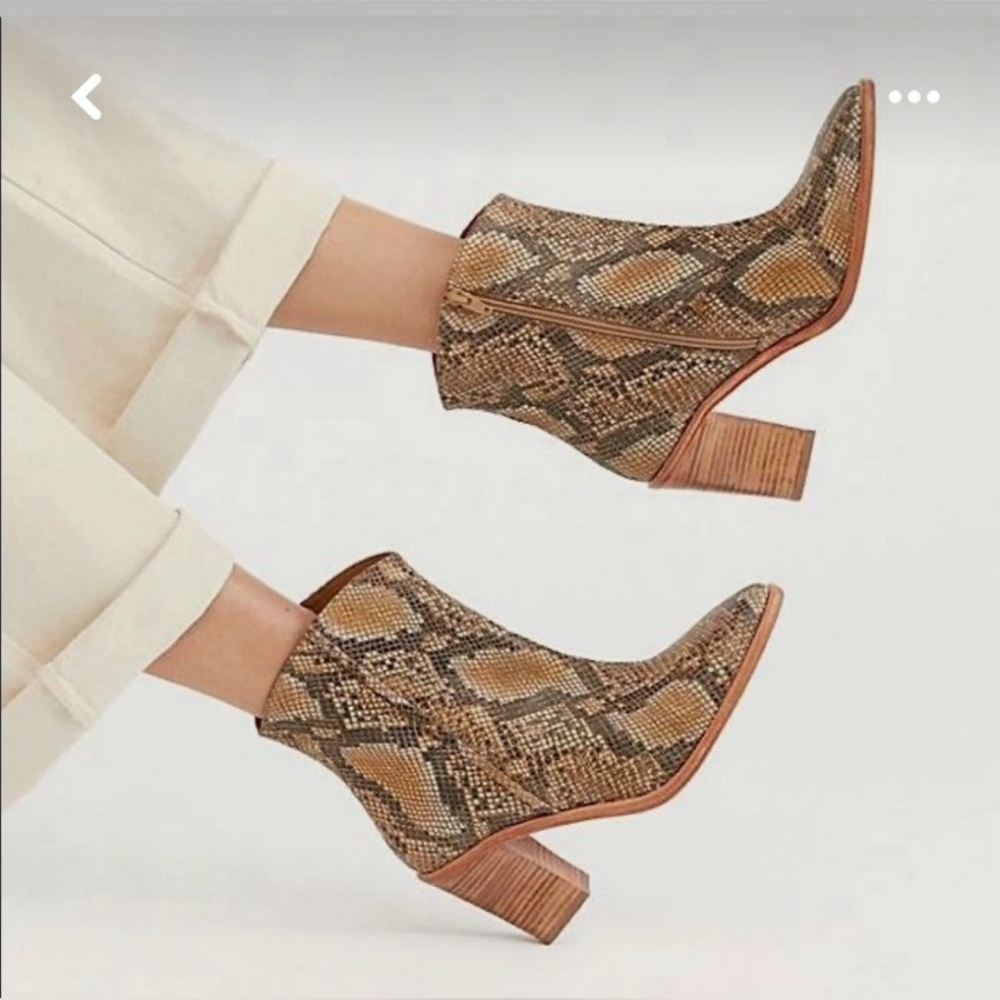 Free People Barclay Boot Size‎ 39 (US 8.5)  #S1239
